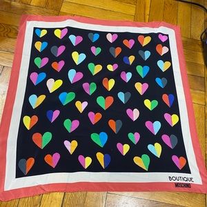 COPY - Moschino slik scarf